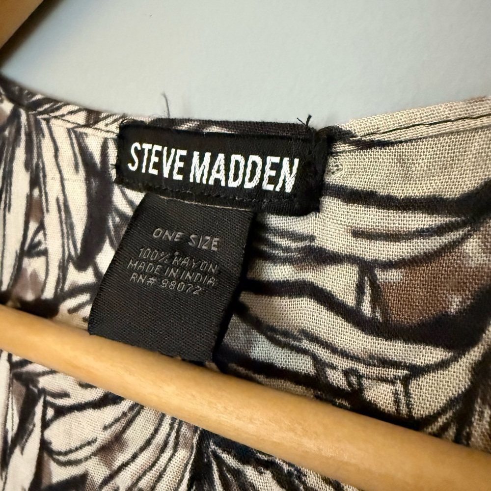 Steve Madden Swim Cover in Black and Cream Perfect for Resort Beach Cruise - Picture 4 of 6